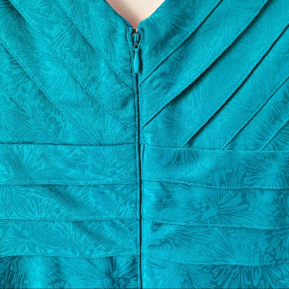 ADRIANNA PAPPEL DRESS. SZ: 8. - Picture 5 of 8